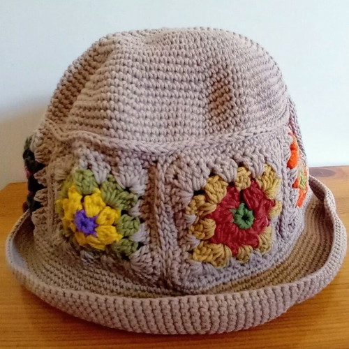 Handmade knitted bucket hat beige size 57, like new