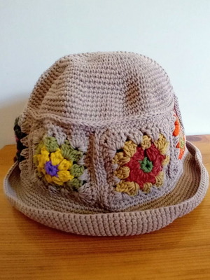 Handmade knitted bucket hat beige size 57, like new