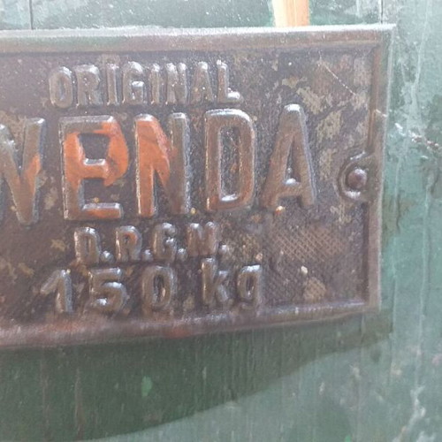 Wenda 150 kg scale old, as found in storage