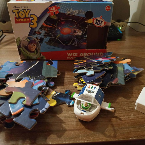 Toy Story Wiz Around puzzle used