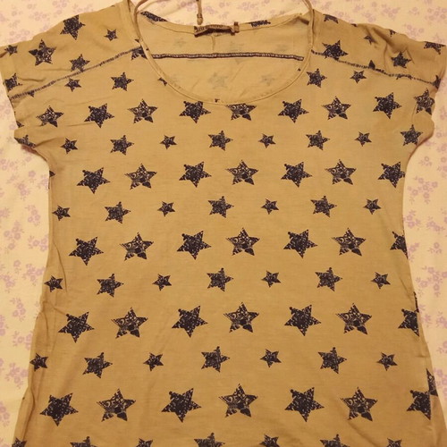 Attrattivo t-shirt used, size small, grey-beige with blue stars