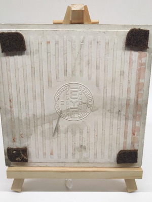 Decorative EOK 1981 calendar tile used