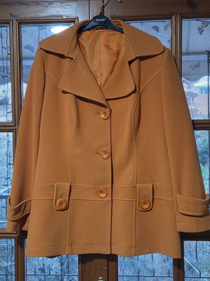 Raxevski women's coat like new, size XXL, orange