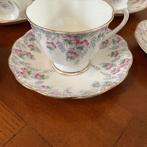 Royal Albert tea set 1940, like new, 12-piece bone china