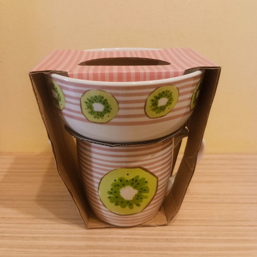 Porcelain set Kiwi cup and bowl new