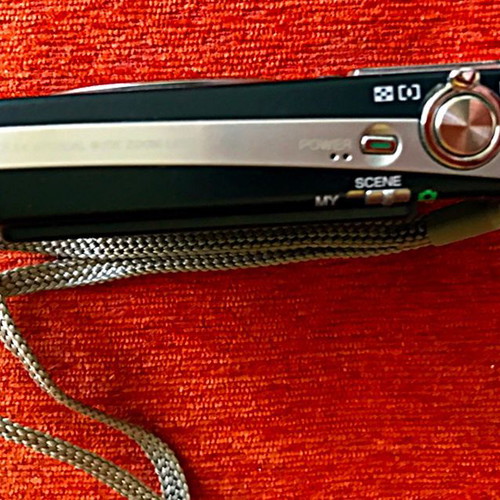 Mini digital camera RICOH Caplio R6 new with leather case