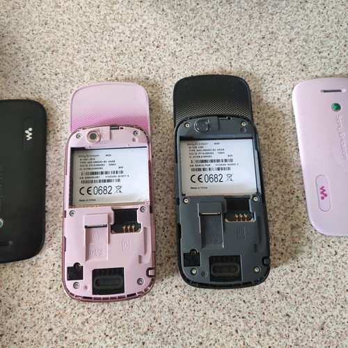 Sony Ericsson w20i (Zylo) used phones for parts, pack of 2