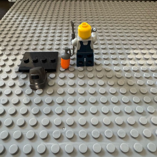 Lego Series 11 Welder col11-10 like new, complete set with stand and accessories