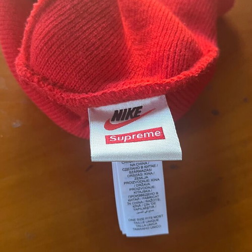 Supreme x Nike beanie new, red, one size