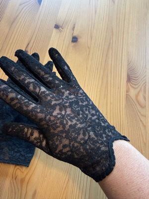 Vintage lace gloves black size 7 1/2 used