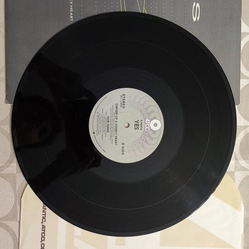 Yes vinyl records used: Owner of a lonely heart, Fragile, Going for the one