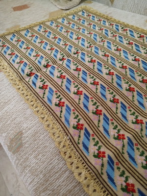 Handmade table runner measuring 89cm by 39cm