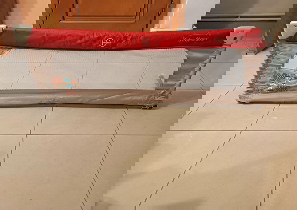 Προστατευτικό κάγκελο κρεβατιού