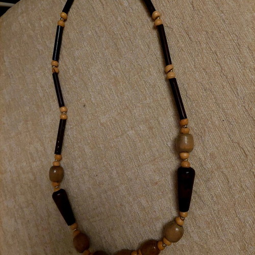 Wooden necklace new without defects
