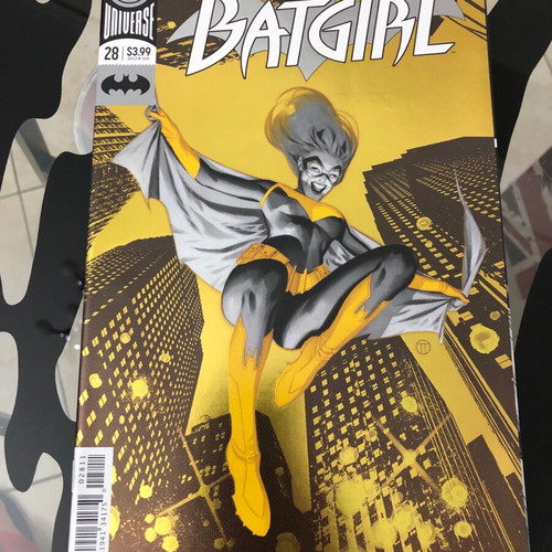 Batgirl 28 Rebirth Gold Foil Special Cover new, 1st print DC Comics 2018