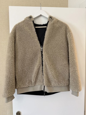 Emporio Armani teddy fleece μπουφάν με κουκούλα σε μπεζ, μέγεθος M