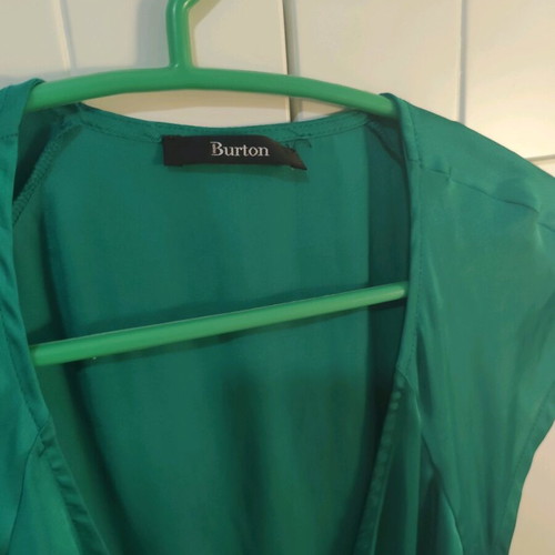 Satin emerald blouse L/XL like new