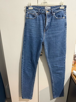 Jean Only size 28 like new, blue