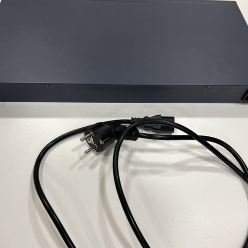 Hikvision DS-3E1526P-SI Gigabit Switch like new