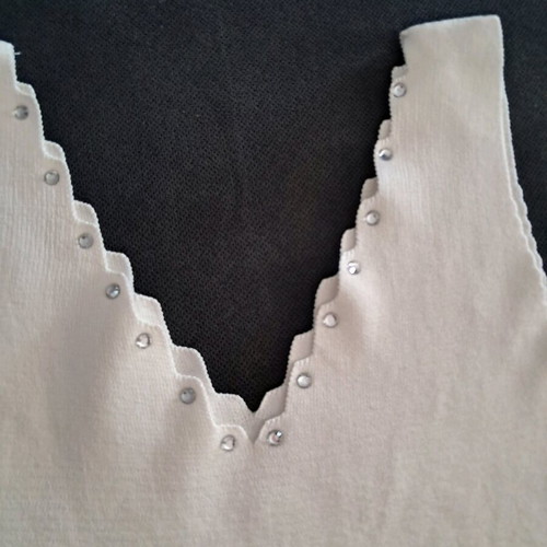 White blouse with rhinestones new, size S-M