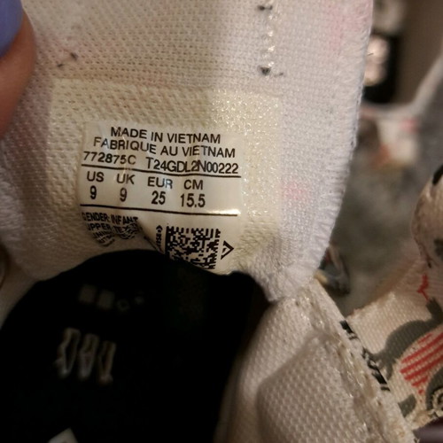 Converse All Star kids sneakers No25 like new with pirate design