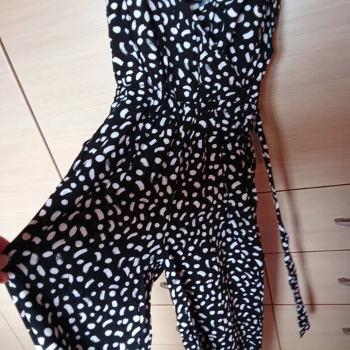 One-piece black and white jumpsuit with pockets medium Sinsay like new