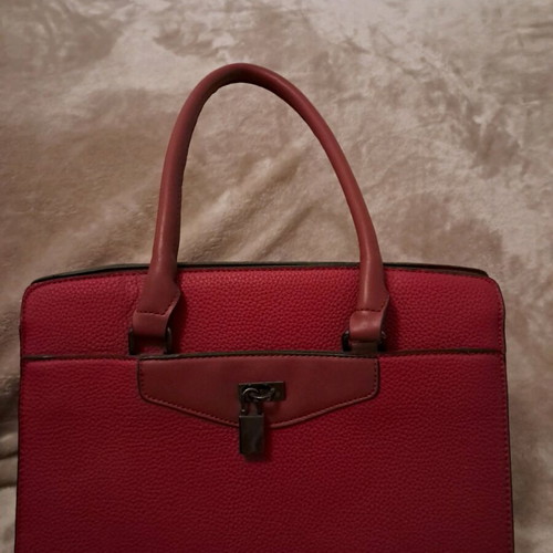 Women's handbag like new, medium size burgundy