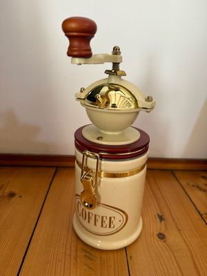 Coffee grinder Bieber used