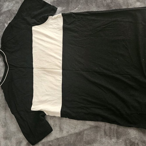 T-shirt in very good condition, size L, black and white