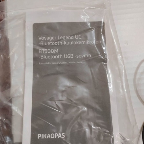 Plantronics Voyager Legend UC headset like new with charging case and accessories