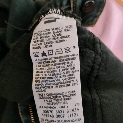 Levi's jeans 31x34 like new, low rise