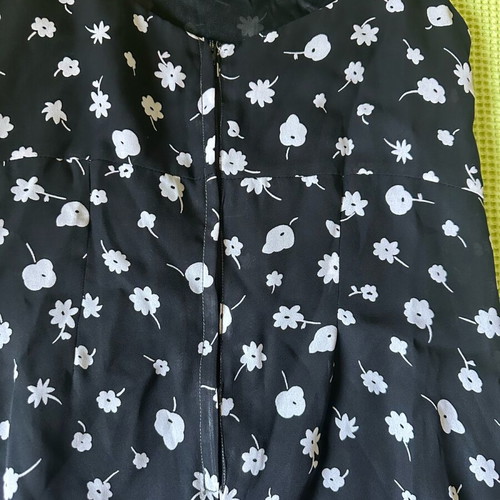 Floral summer dress used, size small, black and white