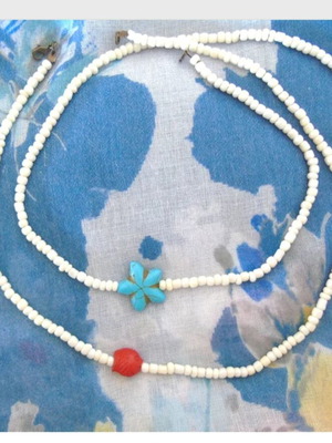 Handmade short summer necklaces new, white and blue