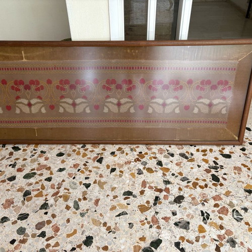 Vintage embroidered wall frame like new with wooden frame