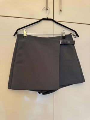 Zara γκρι σορτσάκι μέγεθος XS σαν καινούργιο