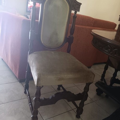 Dining table like new, heavy antique