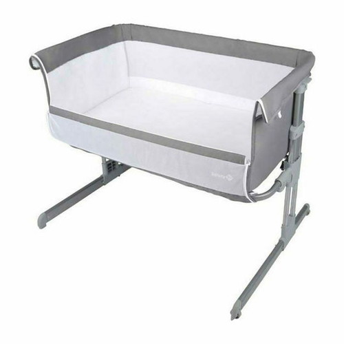 Safety baby cot used with side opening and adjustable height
