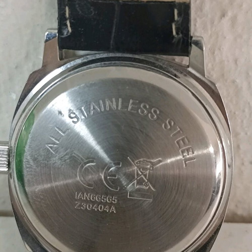 Auriol watch like new with leather straps
