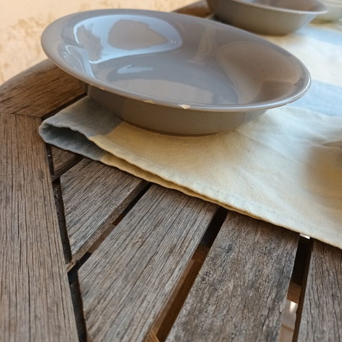 Deep plates set used, 3 gray and 6 white with design, 20cm