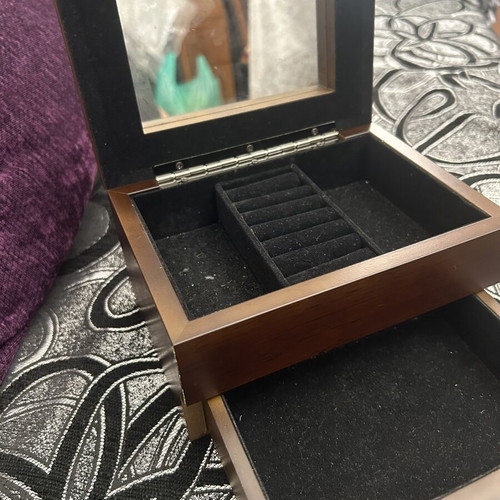 Jewelry box like new