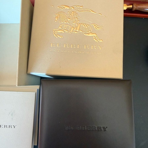 Burberry men's watch 42 mm like new