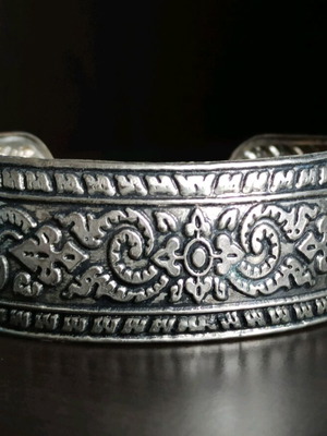 Ethnic unisex bracelet silver color new from Thailand