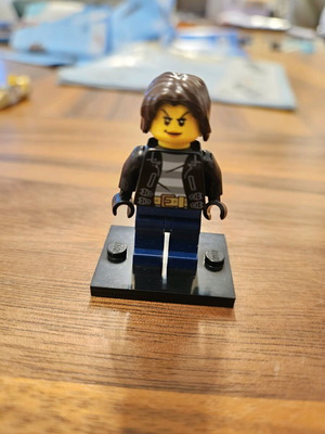 Lego City Bandit Crook female minifigure like new