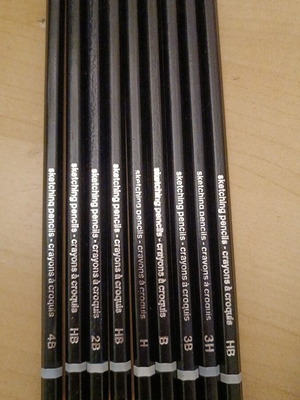 Sketching pencils set of 9, new
