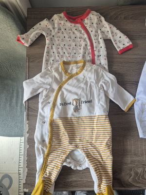 Set of 3 long-sleeve baby bodysuits 3 months like new
