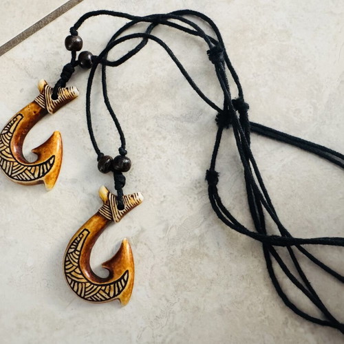 Maori Hei Matau Pendant Necklace Unisex new