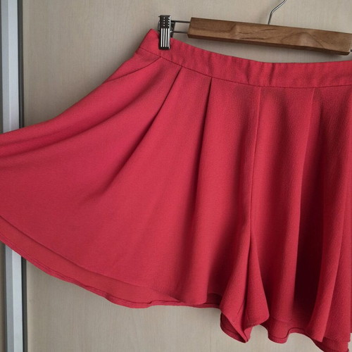 Skort Atmosphere red size M like new