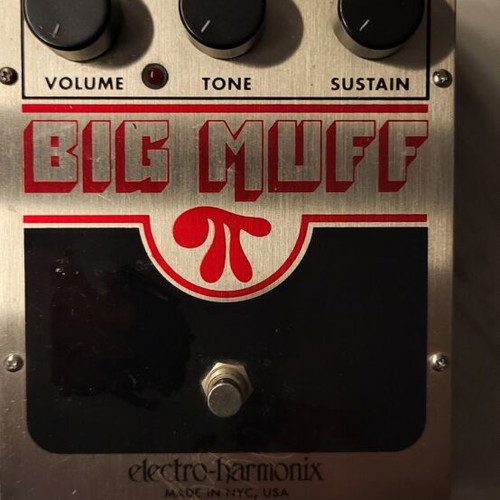 Electro Harmonix Big Muff Pi modern vintage fuzz pedal