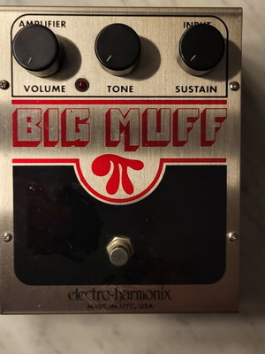 Electro Harmonix Big Muff Pi modern vintage fuzz pedal