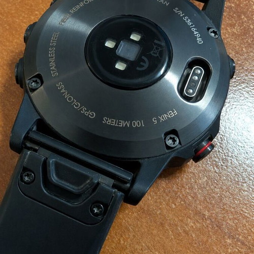 Garmin Fenix 5 smartwatch like new, GPS, water resistant, long battery
